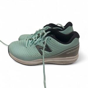 New Balance Tennis Sneaker